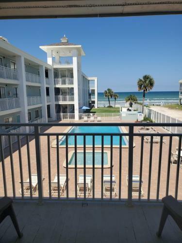 Hotel Coastal Waters Inn