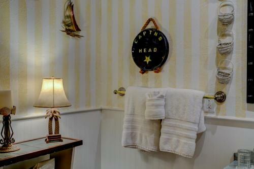 Longboard Inn Bed And Breakfast