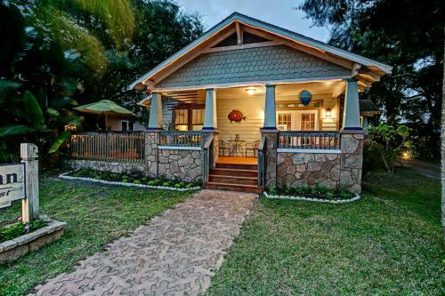 Longboard Inn Bed And Breakfast