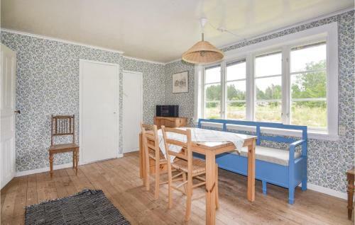 One-bedroom Holiday Home In Lidkoping