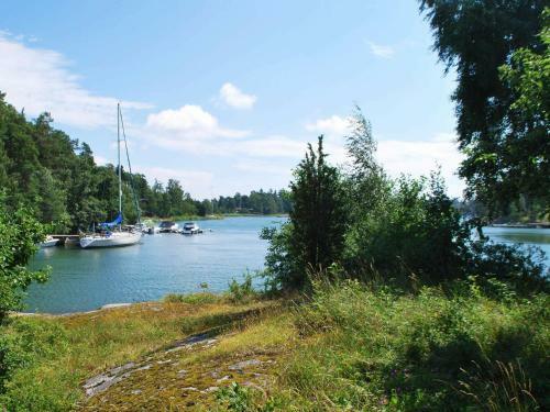 Two-bedroom Holiday Home In Nyn�shamn