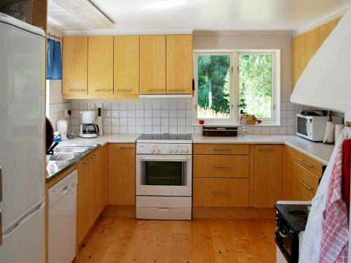 Two-bedroom Holiday Home In Nyn�shamn