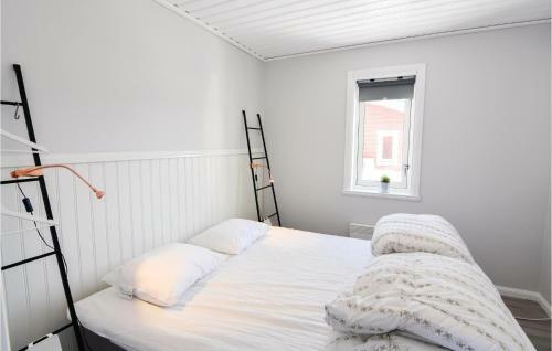 Three-bedroom Holiday Home In Branas