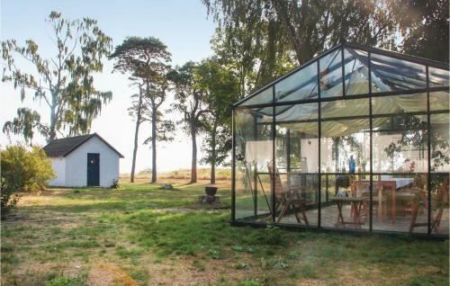 Three-bedroom Holiday Home In Borrby