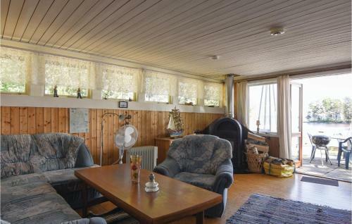 Two-bedroom Holiday Home In Hovas
