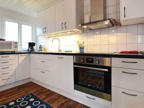 Two-bedroom Holiday Home In Tv�rred