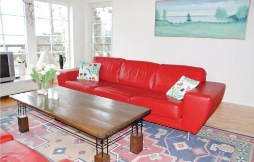 Three-bedroom Holiday Home In Brandstorp