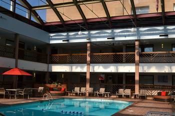 Midway Hotel & Suites Brookfield