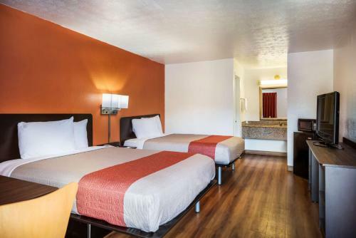 Motel 6 - Opelika