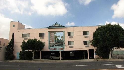 Motel Nisei Inn