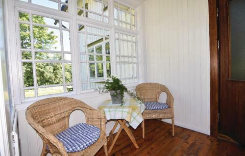 Six-bedroom Holiday Home In Hogsater