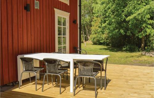 Three-bedroom Holiday Home In Herrang