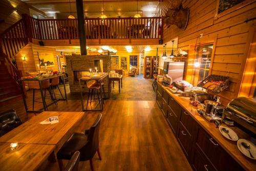 Hotel Pinetree Lodge