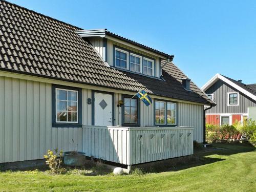 Three-bedroom Holiday Home In Lysekil 4