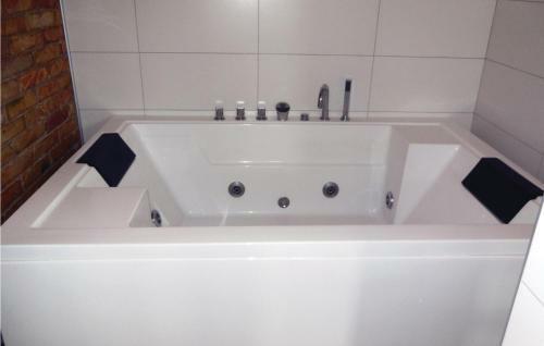 Holiday Home Tommarp 74 With Hot Tub