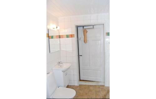 Two-bedroom Apartment In Malmkoping
