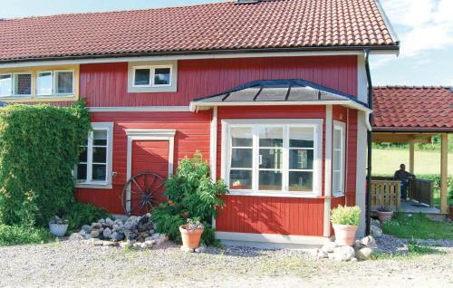 Two-bedroom Apartment In Malmkoping