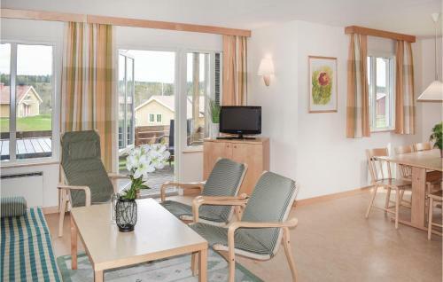 Two-bedroom Holiday Home In Hok