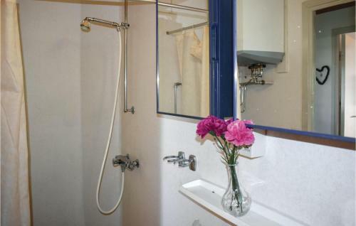 Three-bedroom Holiday Home In Granna