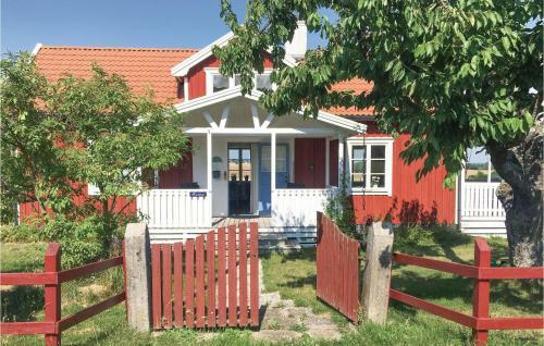 Three-bedroom Holiday Home In Odeshog