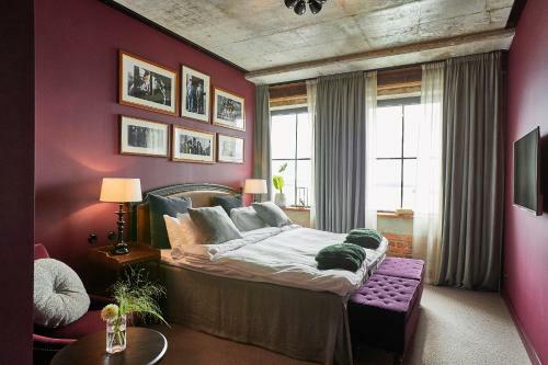 Steam Hotel