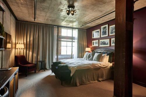 Steam Hotel