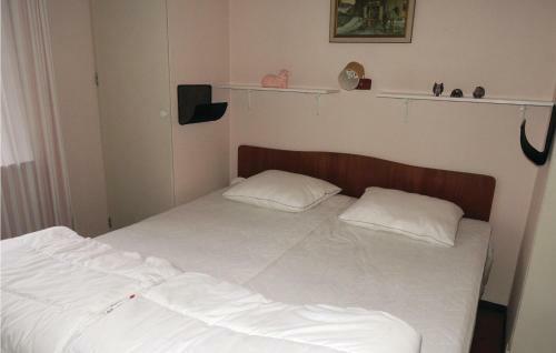 Holiday Home H�radsb�ck With Fireplace XII