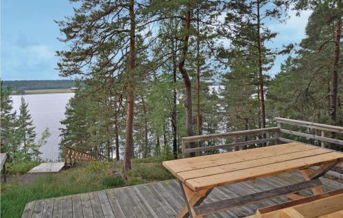 One-bedroom Holiday Home With Sea View In Grums