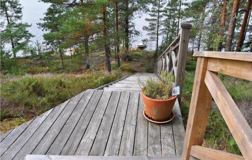 One-bedroom Holiday Home With Sea View In Grums