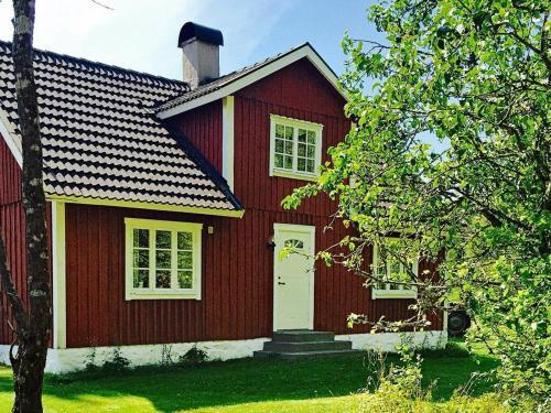 Three-bedroom Holiday Home In Vittsj�