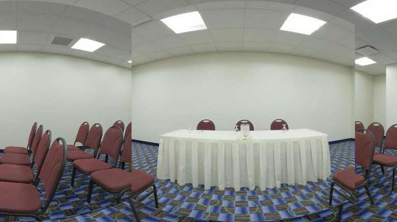Holiday Inn Express Hotel & Suites Williamsport