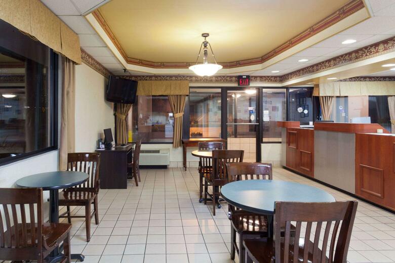 Super 8 West Motel Knoxville