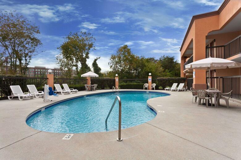 Super 8 West Motel Knoxville