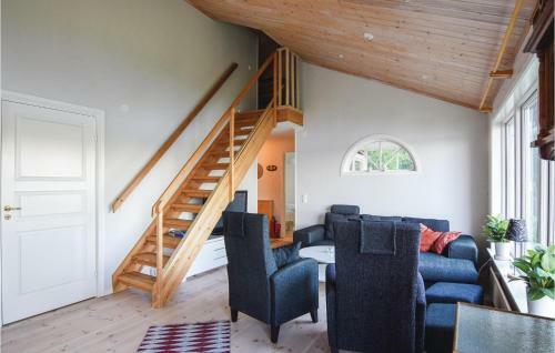 Three-bedroom Holiday Home In Borgstena