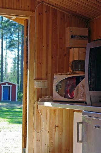 Lits Camping, Stugby Och Kanot