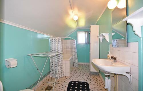 Four-bedroom Holiday Home In Amal