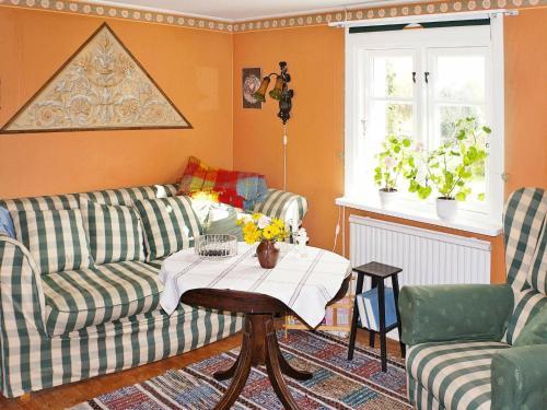 Two-bedroom Holiday Home In Brom�lla