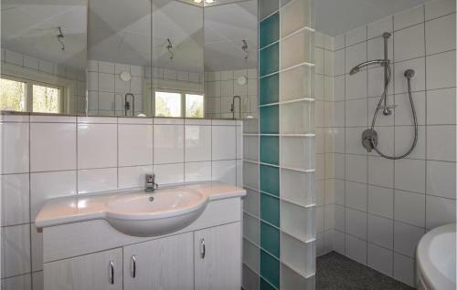 Three-bedroom Holiday Home In Arjang