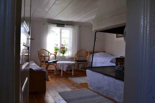 Bull-august G�rd Vandrarhem/hostel