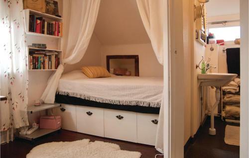 Two-bedroom Holiday Home In Rottneros