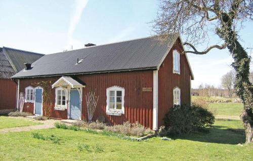One-bedroom Holiday Home With A Fireplace In Vislanda