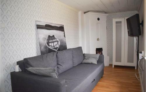 One-bedroom Holiday Home In Vikbolandet