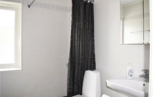 Two-bedroom Holiday Home In Lonashult