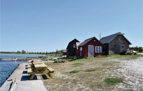 Three-bedroom Holiday Home In Katthammarsvik