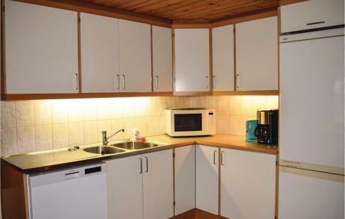 Three-bedroom Holiday Home In Skillingaryd