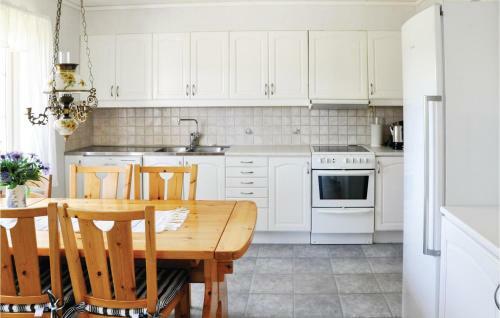 Five-bedroom Holiday Home In Saffle