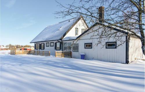 Five-bedroom Holiday Home In Saffle