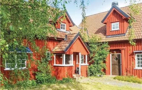 Nine-bedroom Holiday Home In Linneryd
