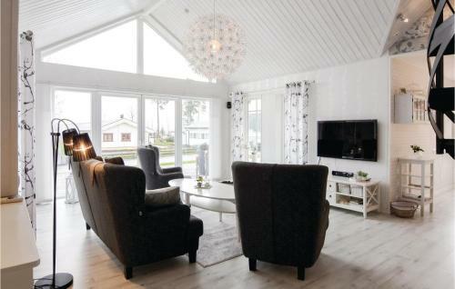 Four-bedroom Holiday Home In Torso