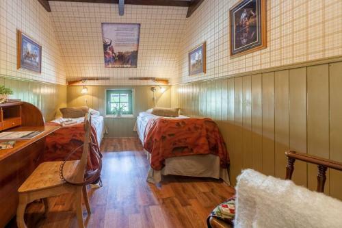 Hostal J A Ranch Bed & Breakfast